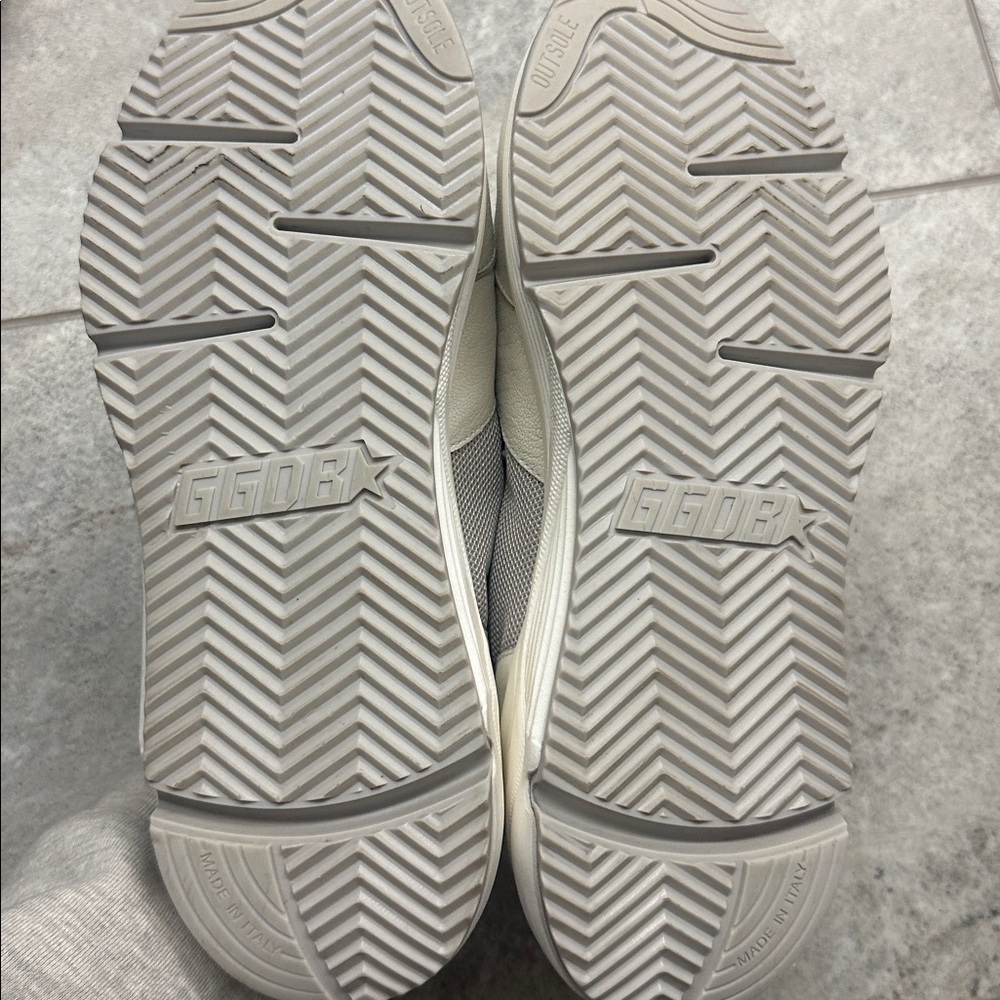 Like New Golden Goose Running Sole Sneakers size 40/ US 10 - Picture 8 of 8